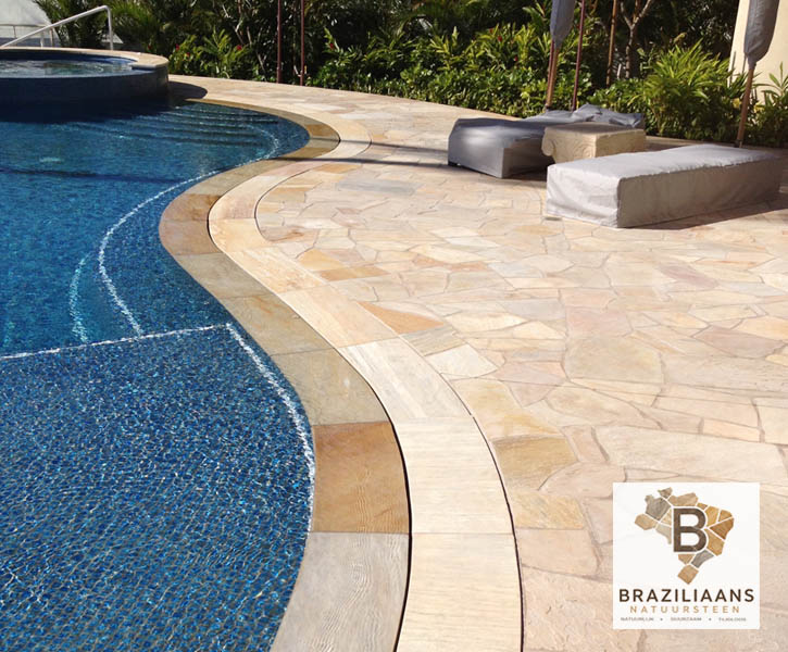 Brasiliaans Natuursteen Brasil Yellow Flagstones terrastegels rondzwembad