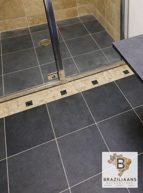 Braziliaans-natuursteen-Mustang-Leisteen-20x20cm-Black-Slate-vloertegels-toilet-Borgman-van-Dijk Braziliaans-natuursteen-Mustang-Leisteen-20x20cm-Black-Slate-vloertegels-toilet-Borgman-van-Dijk